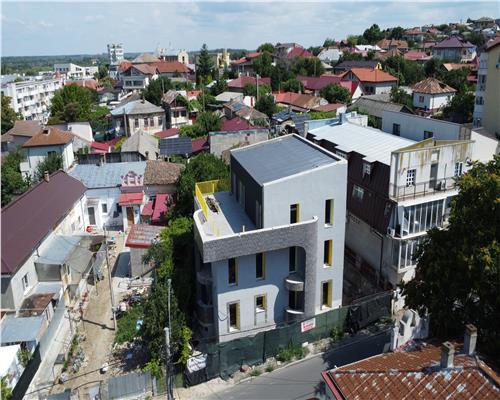 Cladire moderna în curs de renovare – 550 mp, ultracentral, Tulcea