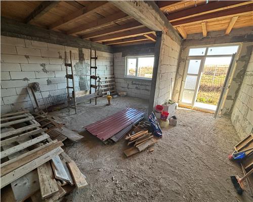 Casa noua de vanzare, parter + mansarda, în Malcoci