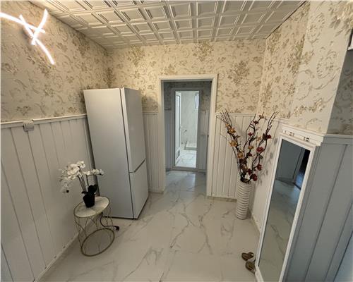 Apartament 2 camere decomandat, mobilat, etaj 3 – Cartier E3