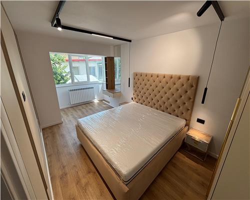 Apartament 3 camere ultracentral, prima închiriere