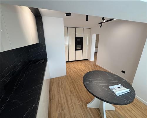 Apartament 3 camere ultracentral, prima închiriere