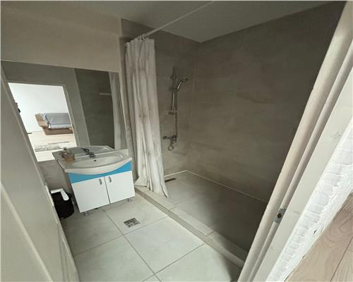 Apartament 3 camere, 6 locuri, utilat complet, zona Politia de Frontiera