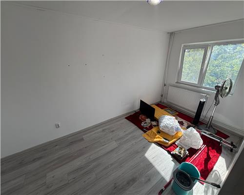 Apartament 3 camere decomandat – 68 mp, centrala proprie, Piata Noua