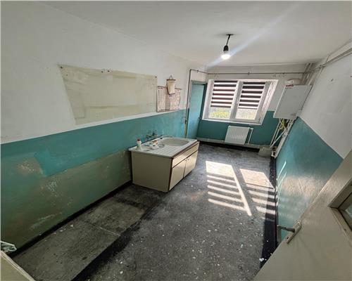 Apartament 3 camere decomandat – 68 mp, centrala proprie, Piata Noua