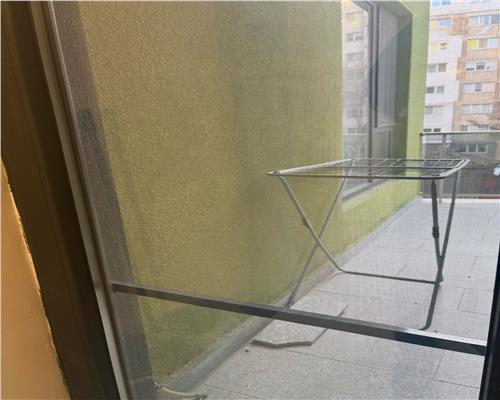 Apartament 2 camere de închiriat, ultracentral, bloc nou, parter, terasa