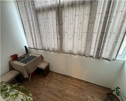 Apartament de închiriat 3 camere, Neptun – modern, spatios, mobilat complet