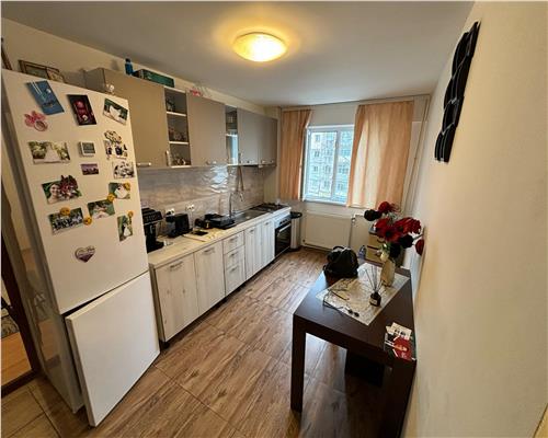 Apartament de închiriat 3 camere, Neptun – modern, spatios, mobilat complet