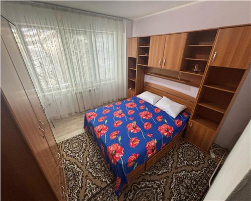 nchiriem apartament 2 camere, decomandat, centrala pe gaz, etaj 1, 1848