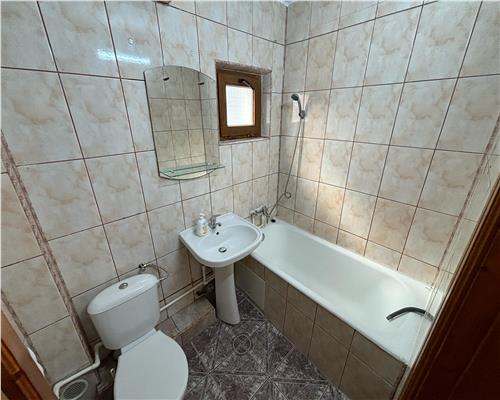 Apartament 2 camere renovat, mobilat si utilat, zona Vest, etaj 3