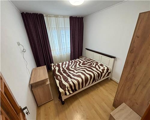 Apartament 2 camere renovat, mobilat si utilat, zona Vest, etaj 3