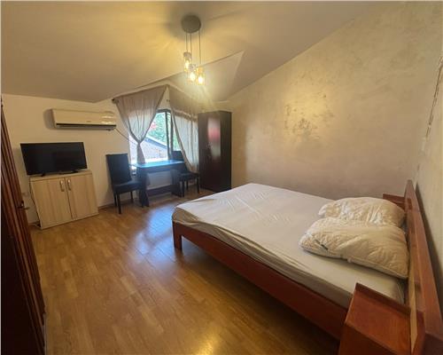 Inchiriere apartament 3 camere, open-space, zona Pelican