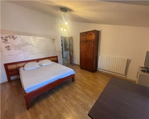 Inchiriere apartament 3 camere, open-space, zona Pelican