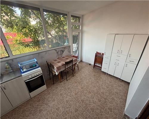 Inchiriere apartament 3 camere, open-space, zona Pelican