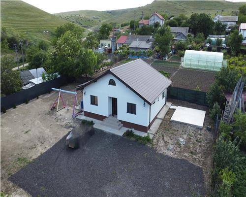 Casanouade vanzare nMineri confort, spatiu si liniste 