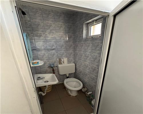 De închiriat spatiu 84 mp, parter, zona intens circulata, central