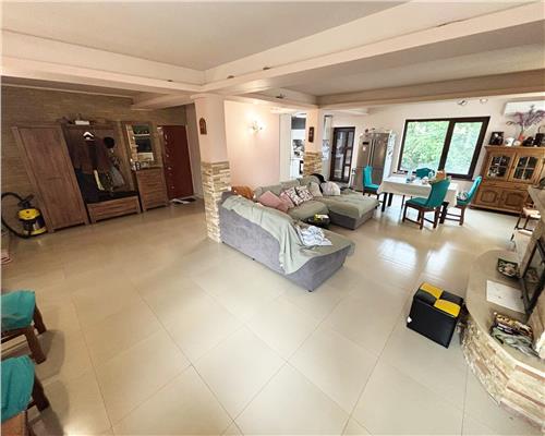 Casa spatioasa si solida in Mineri, ideala pentru familie sau pensiune