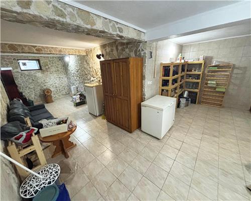 Casa spatioasa si solida in Mineri, ideala pentru familie sau pensiune