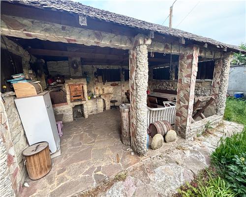 Casa spatioasa si solida in Mineri, ideala pentru familie sau pensiune