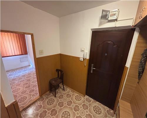 Apartament 2 camere renovat, parter, 43 mp, nemobilat