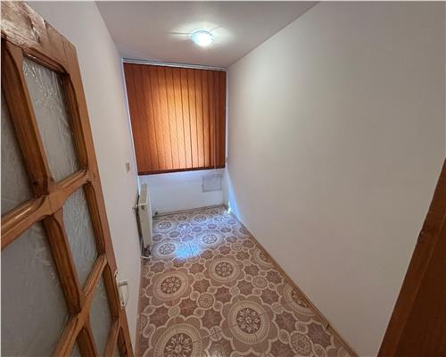 Apartament 2 camere renovat, parter, 43 mp, nemobilat