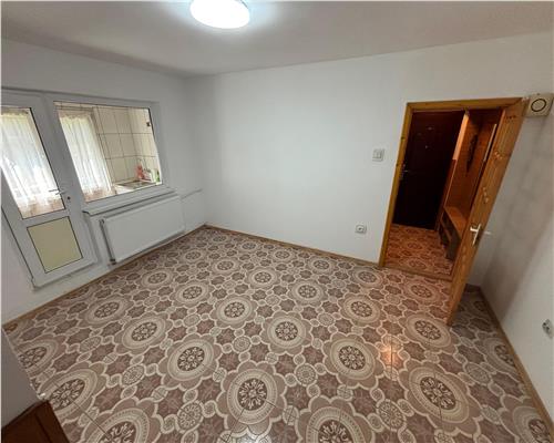 Apartament 2 camere renovat, parter, 43 mp, nemobilat