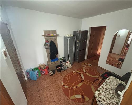 Apartament 3 camere, 71 mp, central, bloc cu lift nou, mobilat