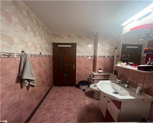 Apartament 2 camere, 65 mp, parter înalt, strada Isaccei, renovat, Tulcea