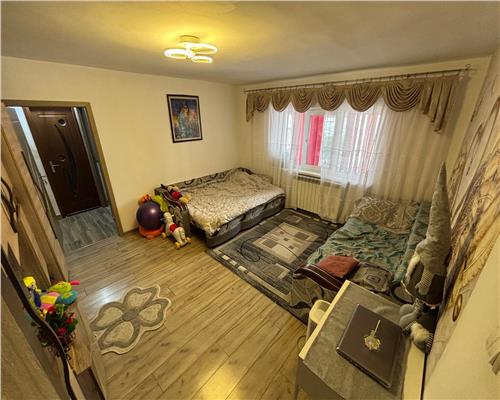Apartament 2 camere, 65 mp, parter înalt, strada Isaccei, renovat, Tulcea