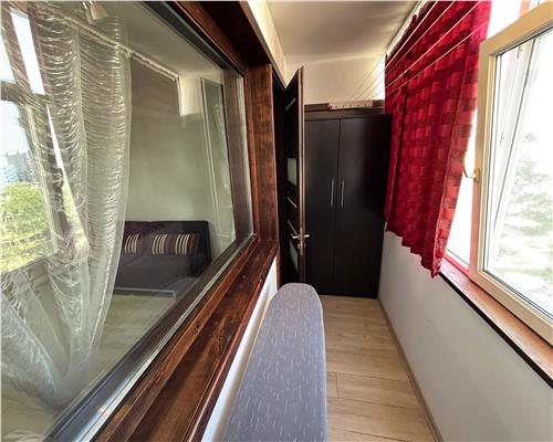 Apartament 2 camere renovat, central, aproape de faleza