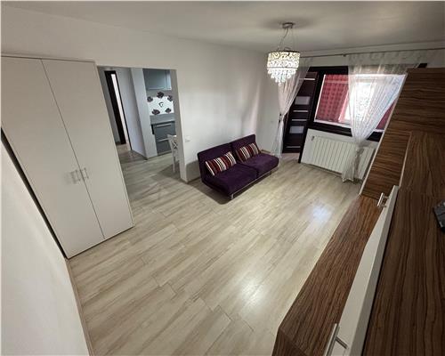 Apartament 2 camere renovat, central, aproape de faleza