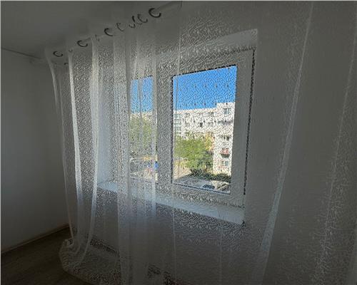 Garsoniera 11 mp, renovata complet, etaj 3, cartier Vest