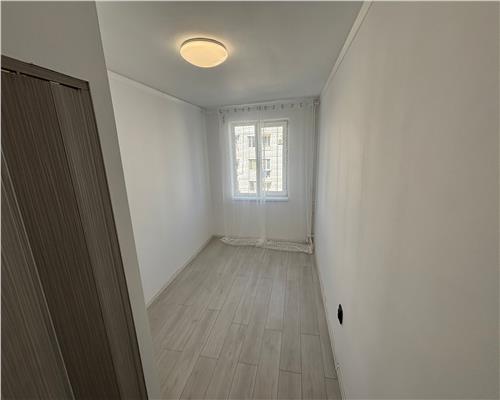 Garsoniera 11 mp, renovata complet, etaj 3, cartier Vest