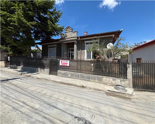 Casa de vânzare 3 camere zona ultracentrala, renovata, mobilata
