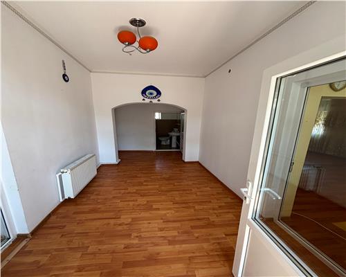 Casa de vânzare 3 camere zona ultracentrala, renovata, mobilata