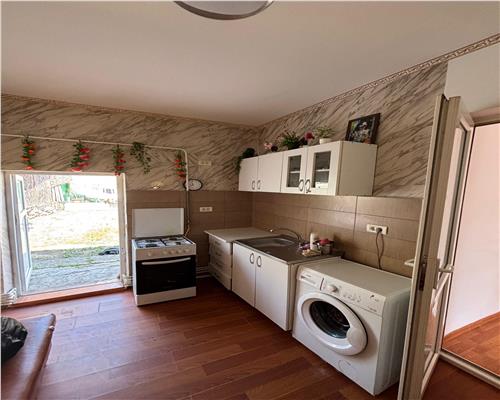 Casa de vânzare 3 camere zona ultracentrala, renovata, mobilata