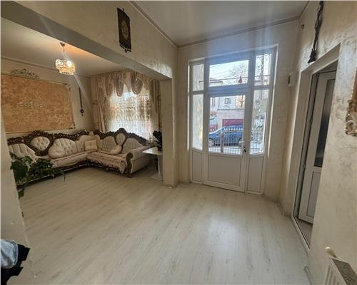 Casa de vânzare 3 camere zona ultracentrala, renovata, mobilata