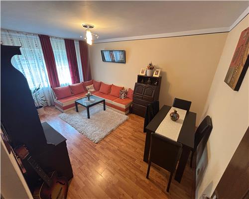 Apartament 3 camere, 71 mp, parter înalt, 2 bai, 2 balcoane