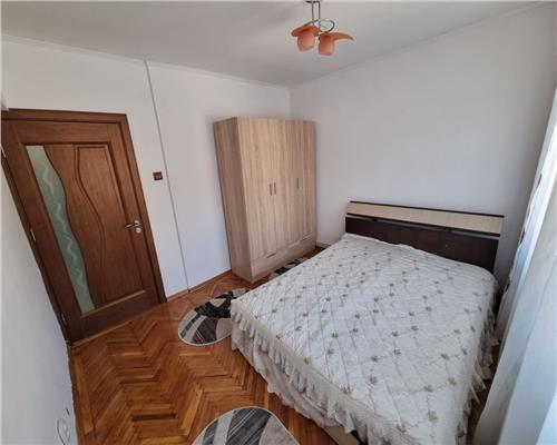 Apartament 3 camere decomandat, etaj 1, mobilat, Piata Noua, 66 mp