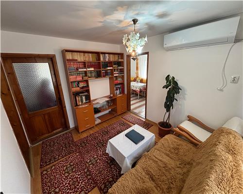 Casa ultracentrala de vânzare – Str. Trandafirilor, ideala pentru locuit