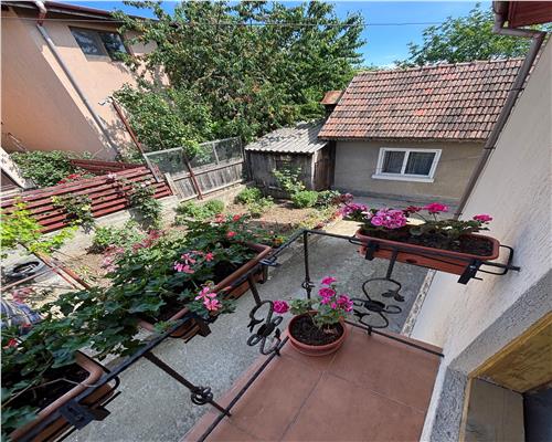 Casa ultracentrala de vânzare – Str. Trandafirilor, ideala pentru locuit