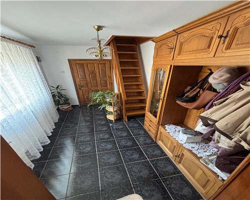 Casa ultracentrala de vânzare – Str. Trandafirilor, ideala pentru locuit