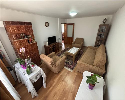 Casa ultracentrala de vânzare – Str. Trandafirilor, ideala pentru locuit