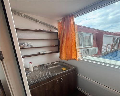 Garsoniera moderna de închiriat, mobilata complet, bloc nou cu lift, zona Centrala