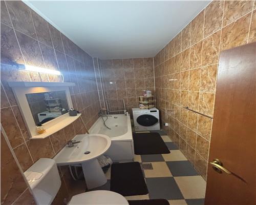 Garsoniera moderna de închiriat, mobilata complet, bloc nou cu lift, zona Centrala