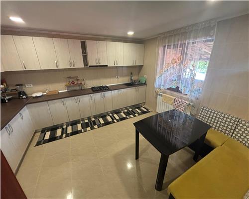 Apartament 4 camere, 180 mp + terasa, mobilat complet
