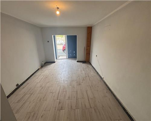 Spatiu comercial 20 mp, parter, vitrina mare, zona E3, trafic pietonal