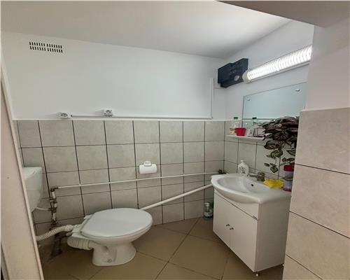 Spatiu comercial 45 mp, parter, Central – renovat, vad pietonal