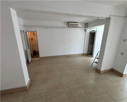 Spatiu comercial 30 mp, parter bloc, zona Vest, ideal afaceri diverse