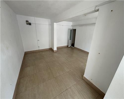 Spatiu comercial 30 mp, parter bloc, zona Vest, ideal afaceri diverse