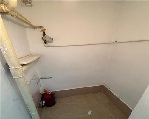 Spatiu comercial 30 mp, parter bloc, zona Vest, ideal afaceri diverse